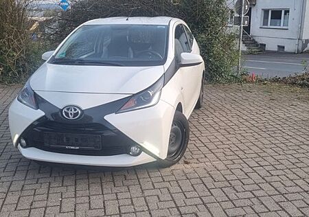 Toyota Aygo (X) Aygo (X) 1,0-l-VVT-i x-cite x-cite
