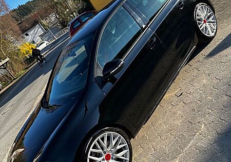 VW Golf Volkswagen 2.0 TSI DSG GTI adidas GTI