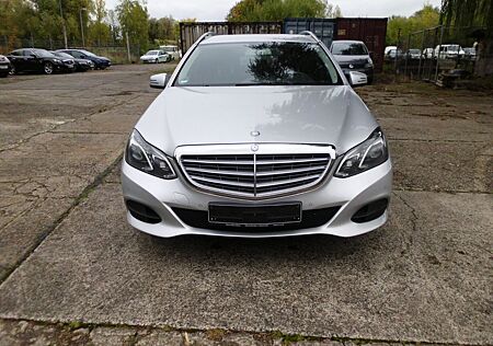 Mercedes-Benz E 220 CDI T-Modell BlueEfficiency Face Lift