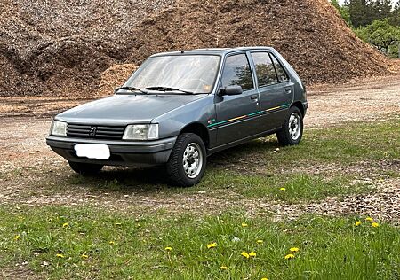 Peugeot 205 H-Gutachten Scheckheft Sondermodell