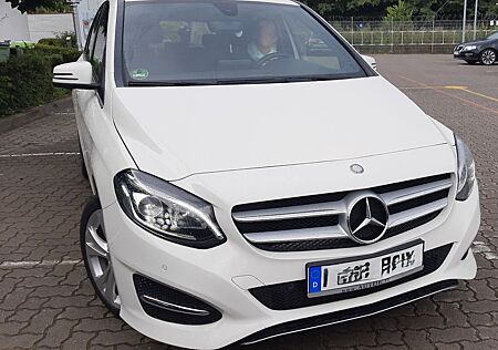 Mercedes-Benz B 220 B220d DCT Urban AHK*Stdhzg*17ZollAlu*Scheckheft