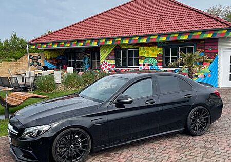 Mercedes-Benz C 63 AMG Mercedes ohne OPF / 8 fach bereift