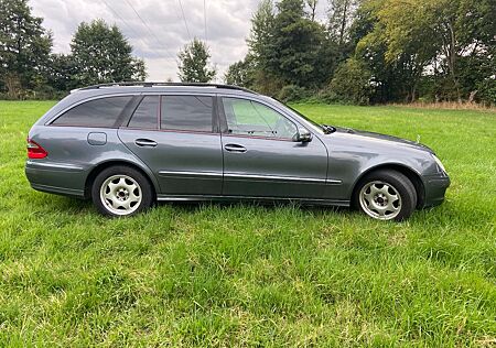 Mercedes-Benz E 220 CDI T Automatk Navi Schiebedach