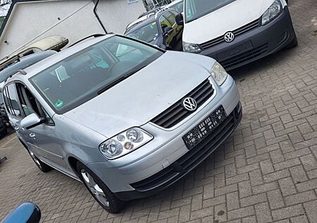 VW Touran Volkswagen Trendline motor 1-6 benz-7-sietze-6.gag