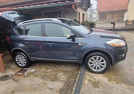 Ford Kuga 2,5t benzin 4x4 Trend