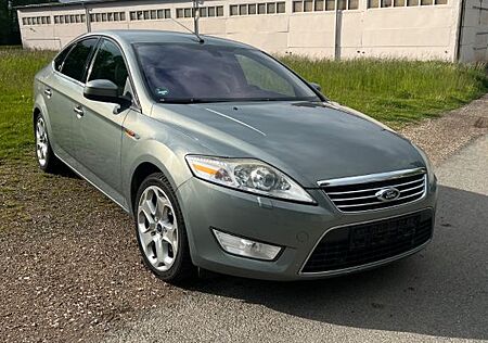 Ford Mondeo Ghia / Vollleder beige / Xenon