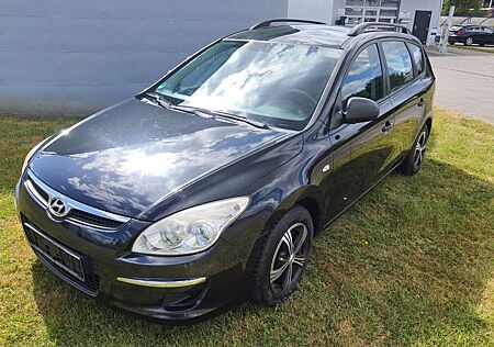 Hyundai i30 CW 1.6 CRDi 66 kW Classic TÜV Neu