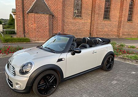 Mini Cooper D Cabrio 8Fach bereift