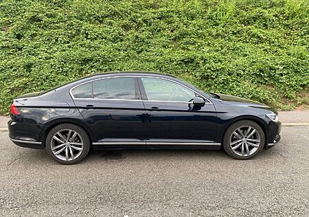 VW Passat Volkswagen 2.0 TDI DSG Highl./ Leder+Pano+Belüft.+SH