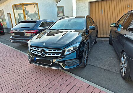 Mercedes-Benz GLA 200 d PEAK Edition PEAK Edition