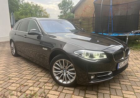 BMW 535d xDrive Touring A Luxury Line Luxury Line