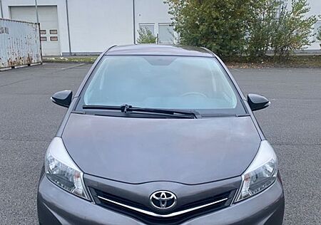 Toyota Yaris Edition/SCHECKHEFT/CAMARA/KLIMA/BT