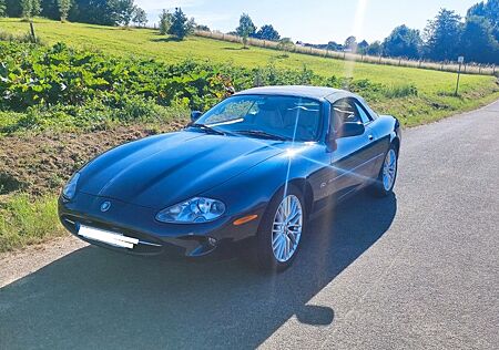 Jaguar XK8 Cabriolet - US-Modell ~31.550 Meilen