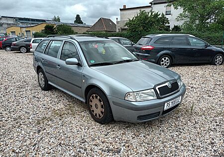 Skoda Octavia Combi Ambiente, Klima, AHK, Tüv Neu !!!
