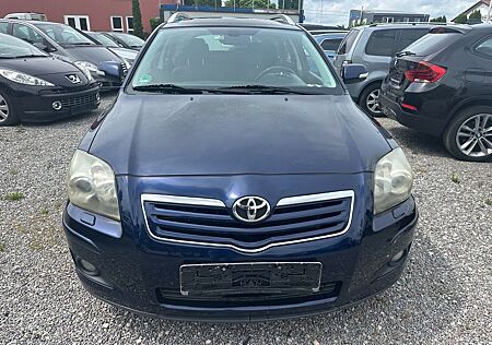 Toyota Avensis Combi 1,8-l-VVT-i Team