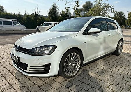 VW Golf Volkswagen GTD Leder, DSG, Xenon, Panorama, Dynaudio
