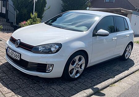 VW Golf Volkswagen 2.0 TSI GTI