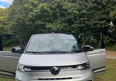 VW T7 Multivan Volkswagen 2.0 TSI OPF DSG Überhang Edition...