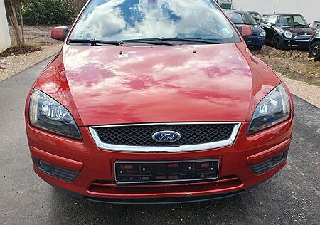 Ford Focus 2,0 Titanium*KLIMAAUTOMATIK*PDC