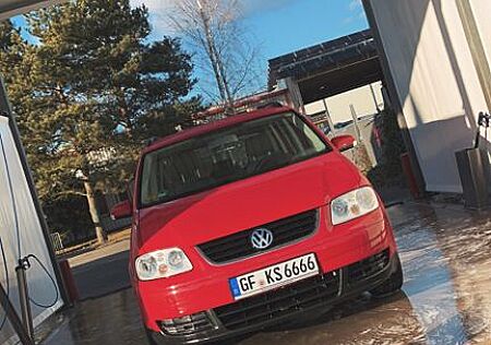 VW Touran Volkswagen 1.6 FSI Automatik Basis Basis