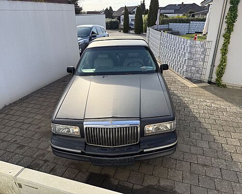 Lincoln Town Car