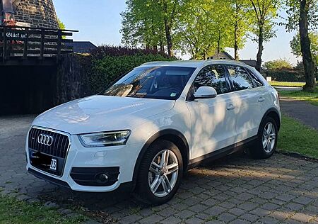 Audi Q3 2.0 Diesel. 12/2012