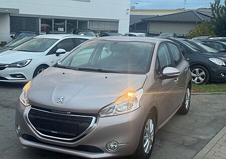 Peugeot 208 gebraucht kaufen Peugeot 208 Active*NEU*TÜV*KLIMA* gepflegt*NUR*94KM