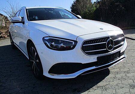 Mercedes-Benz E 300 T de+Vollleder+Head-Up Display+360 Kamera