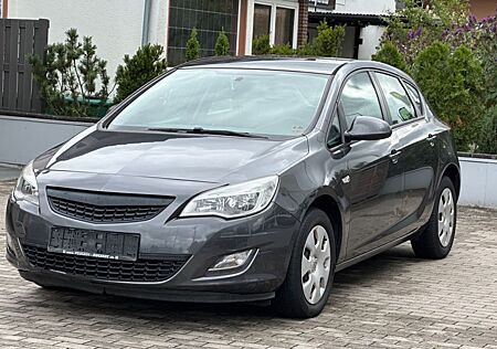 Opel Astra J Lim. 5-trg. Edition