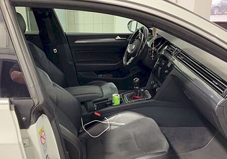 VW Arteon Volkswagen 2.0 TDI R-Line