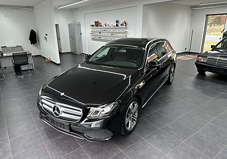 Mercedes-Benz E 200 T -Leder-Navi-Standheizung-SSD-AHK-LED