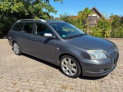 Toyota Avensis Kombi 2.0 Executive