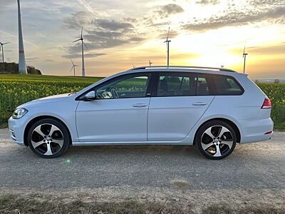 Volkswagen Golf 2.0 TDI Sound Variant