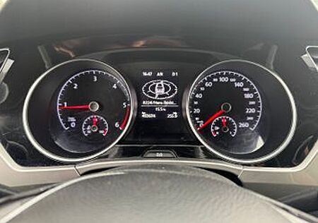 VW Touran Volkswagen 2.0 TDI SCR 85kW /Taxi 7 Sitzer