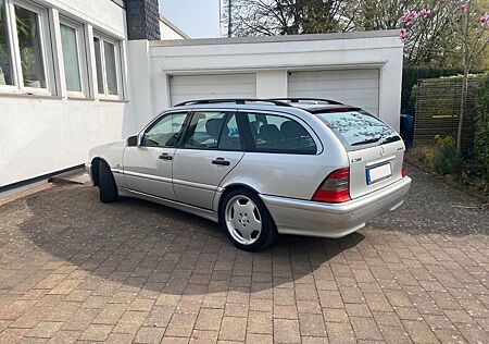 Mercedes-Benz C 280 T SPORT mit AMG Elementen ab Werk