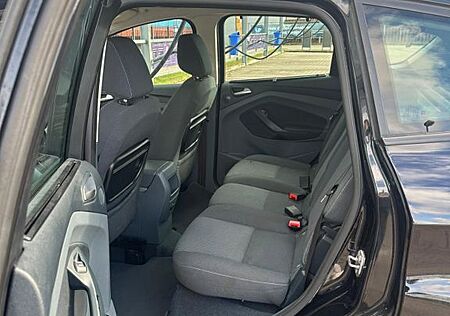 Ford C-Max 1,0 EcoBoost 92kW Champions Edition Ch...