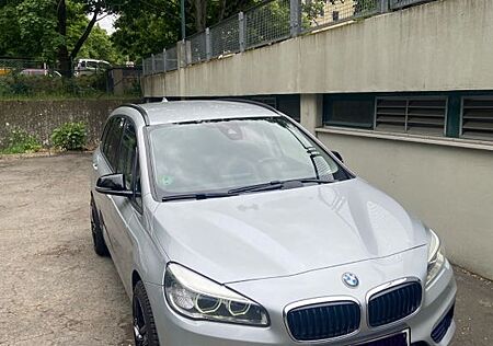 BMW 2er 220 Gran Tourer 220d xDrive Sport Line A Spo...