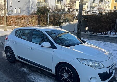 Renault Megane III 1.6 Zahnriemen/Klima/Öl neu!!