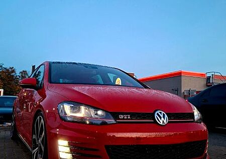 VW Golf Volkswagen 2.0 TSI DSG BMT GTI Performance GTI Per...