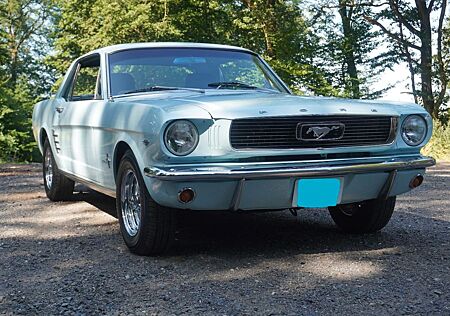 Ford Mustang , Restauriert, dt-Lackierung, C Code