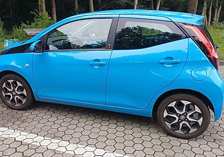 Toyota Aygo (X) Aygo (X) 1,0-l-VVT-i Team Deutschland Team D...