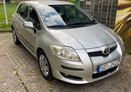 Toyota Auris 1.6-l-Dual-VVT-i Luna Luna