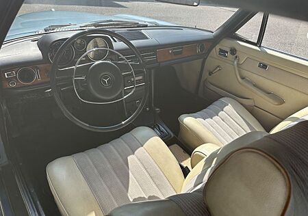 Mercedes-Benz Strich 8