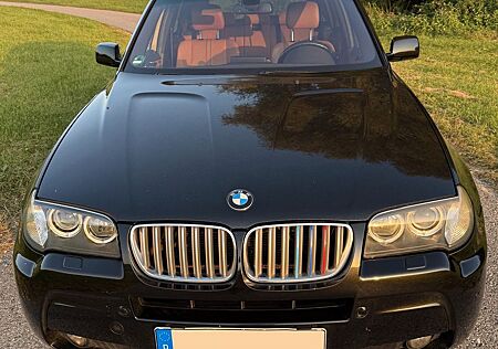BMW X3 3.0sd, 35d, M-Paket, AHK, Pano, 8fach bereift