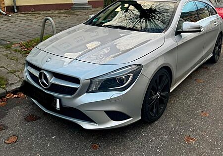 Mercedes-Benz CLA 180 Shooting Brake CLA 180 Urban Shootin...