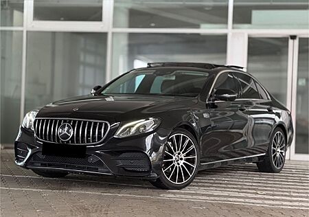 Mercedes-Benz E 220 d AMG Line Panorama 360° HeadUp Widescreen