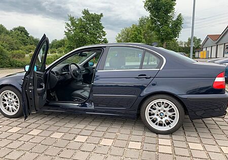 BMW 330i - Orientblau Metallic
