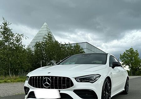 Mercedes-Benz CLA 35 AMG Mercedes-AMG CLA 35 4MATIC DCT Me...