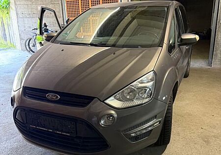 Ford S-Max 1,6 EcoBoost Titanium Titanium