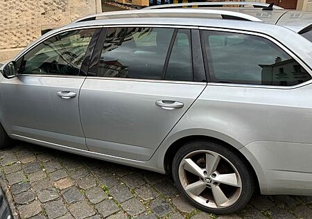 Skoda Octavia 2.0 TDI DSG Style Combi Style
